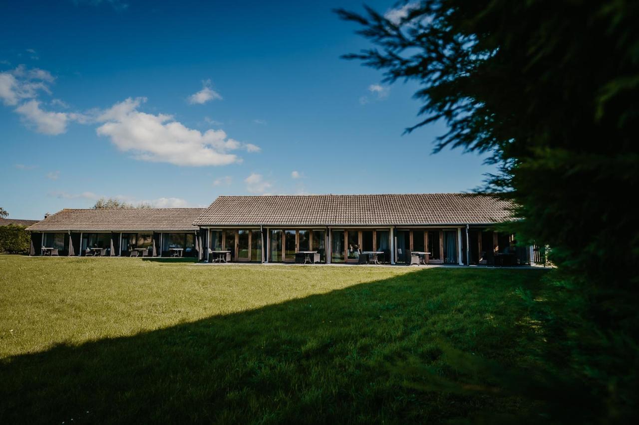 Motel-Restaurant-Grand Cafe De Caisson Kapelle Exterior photo
